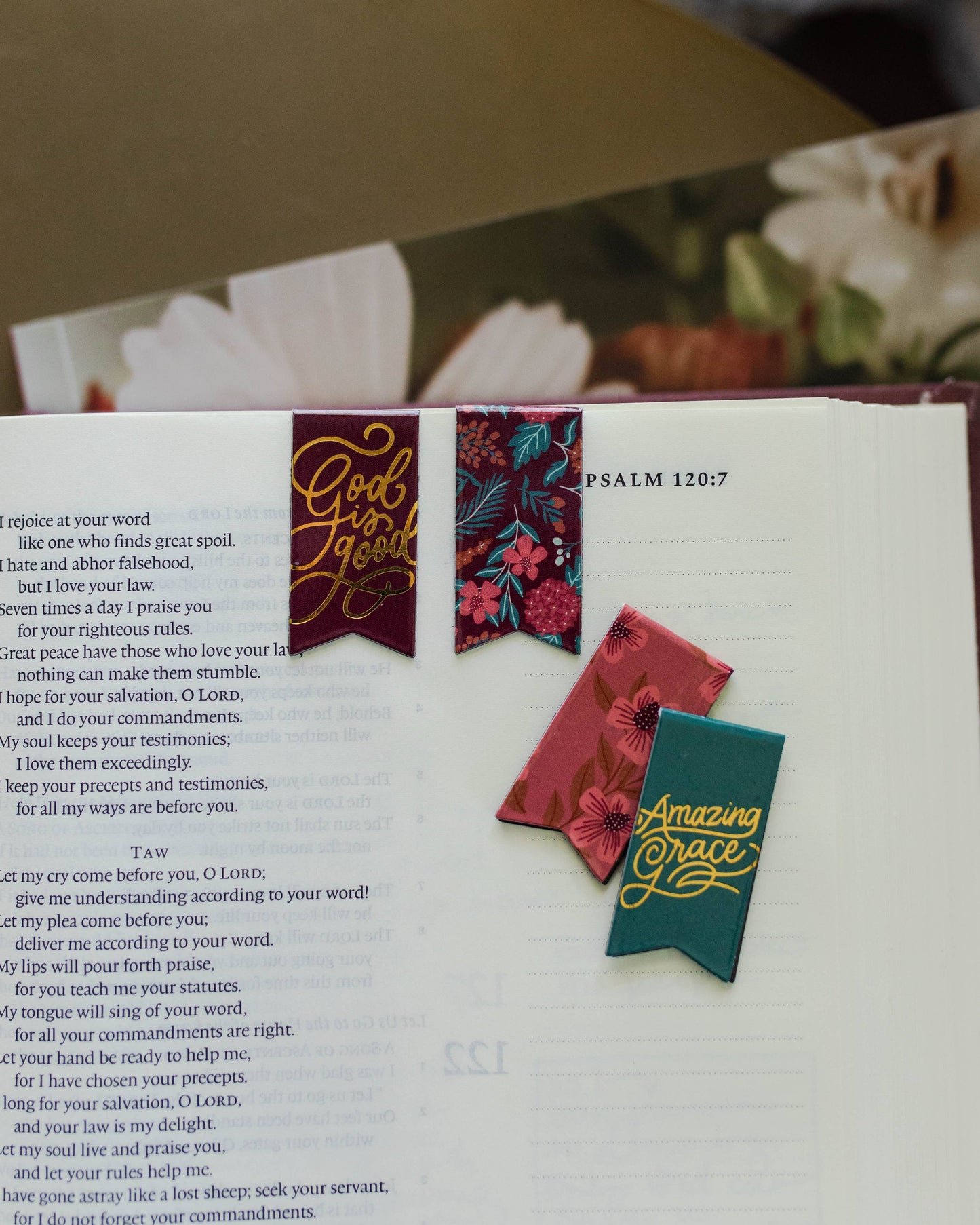 Burgundy Blooms Magnetic Bookmark Set